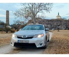 Toyota Camry 2.5 XLE hybrid eladó