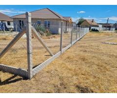 Kerítésépítés, vadháló, drótfonat, drótháló, oszlop, kapu, huzal, kerítés