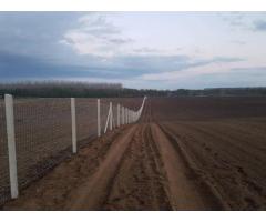 Kerítés a gyártótól: vadháló, drótfonat, drótháló, oszlop, kapu